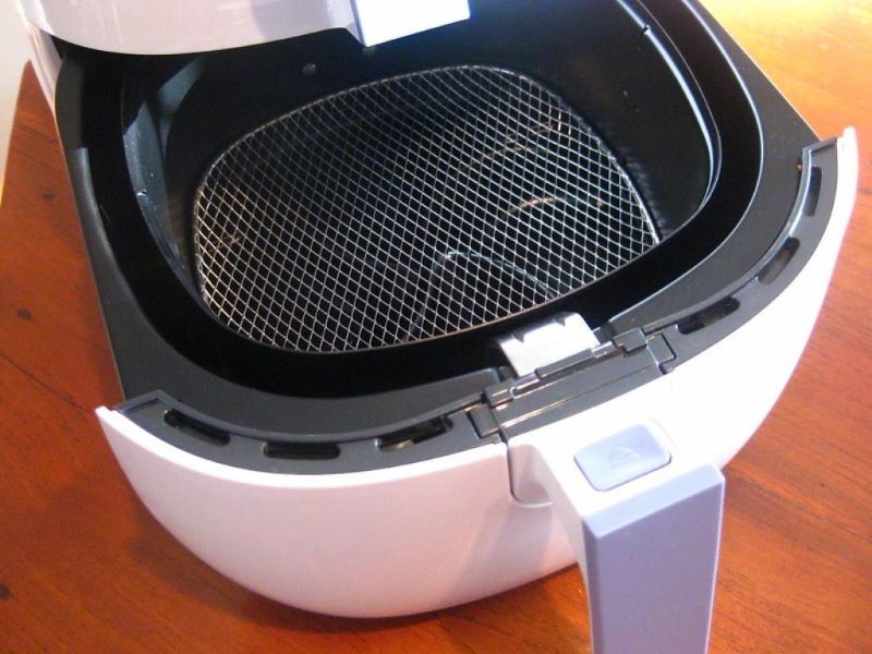 A simple Step gets the air fryer oven fan running quickly.